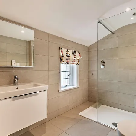 3 Bed In Brampton 94773 How